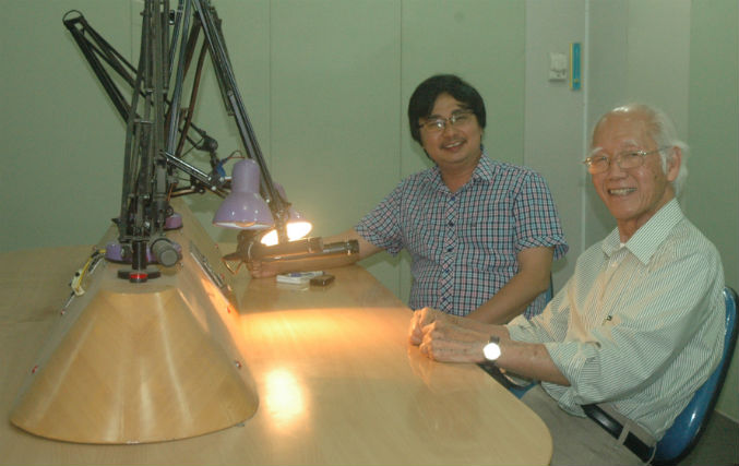 Nặng tình với hai quê