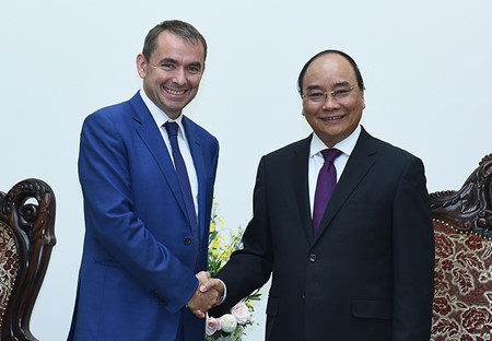 Vietnam y Francia consolidan buenas relaciones tradicionales