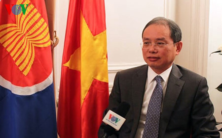 Visita de François Hollande dará nuevo impulso a las relaciones Vietnam-Francia
