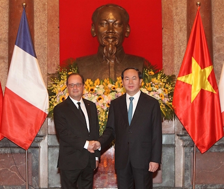 Presidente francés finaliza su visita a Vietnam