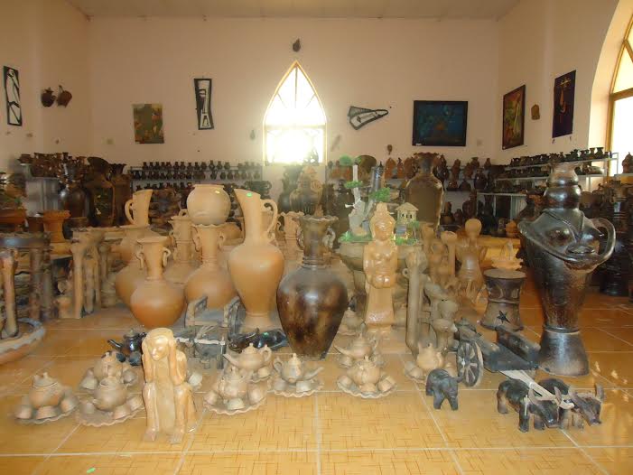 Production restructuring boosts new rural development in Bau Truc Pottery Village