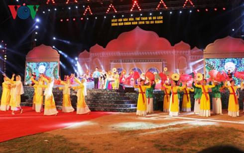 Cham ethnic culture, sports and tourism festival opens