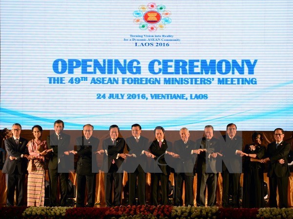 AMM 49 releases a joint communiqué showing concern about the East Sea issue
