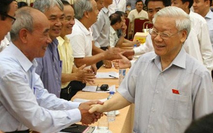 Party leader Nguyen Phu Trong meets voters in Hanoi