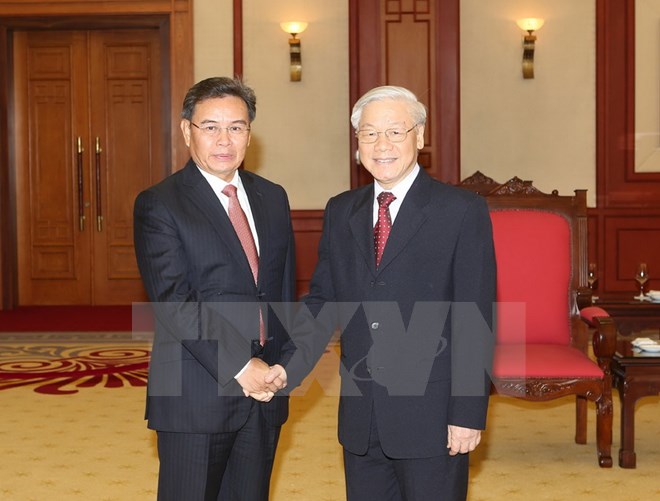 Party leader receives President of Laos Front for National Construction