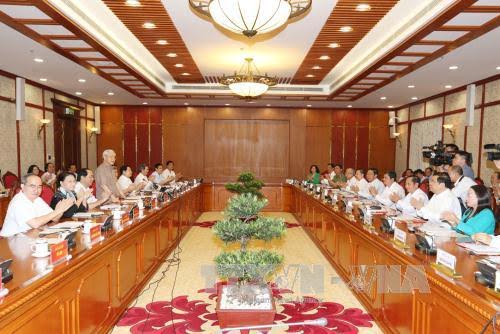 Party leader Nguyen Phu Trong meets Can Tho Municipal Party Committee