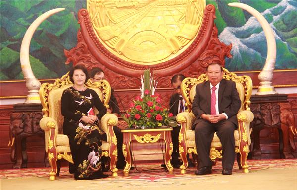 NA Chairwoman Nguyen Thi Kim Ngan meets Lao Party General Secretary and President
