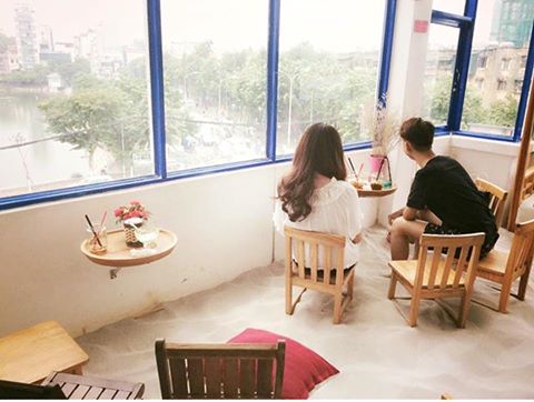ຮ້ານກາເຟ ກາດ, ບໍລິເວນທະເລຢູ່ນະຄອນຫຼວງ ຮ່າໂນ້ຍ
