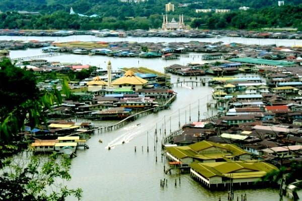 Kampung terapung Kampong Ayer- Brunei Darusalam.