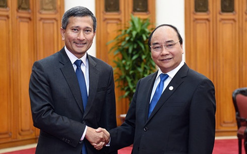 нгуен суан фук принял министра иностранных дел сингапура hinh 0
