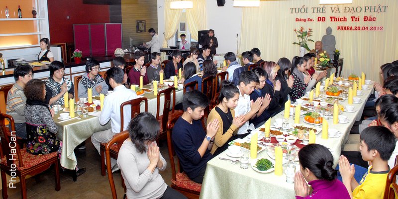 tuổi trẻ kiều bào ở cộng hòa séc với đạo phật hình 6 tuoi tre kieu bao o cong hoa sec voi dao phat hinh 6
