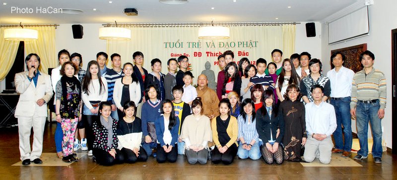tuổi trẻ kiều bào ở cộng hòa séc với đạo phật hình 9 tuoi tre kieu bao o cong hoa sec voi dao phat hinh 9