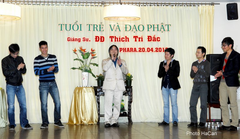 tuổi trẻ kiều bào ở cộng hòa séc với đạo phật hình 8 tuoi tre kieu bao o cong hoa sec voi dao phat hinh 8