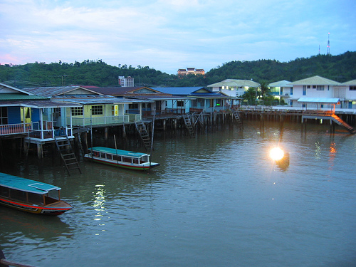 kampung terapung kampong ayer- brunei darusalam. hình 1 kampung terapung kampong ayer- brunei darusalam. hinh 1