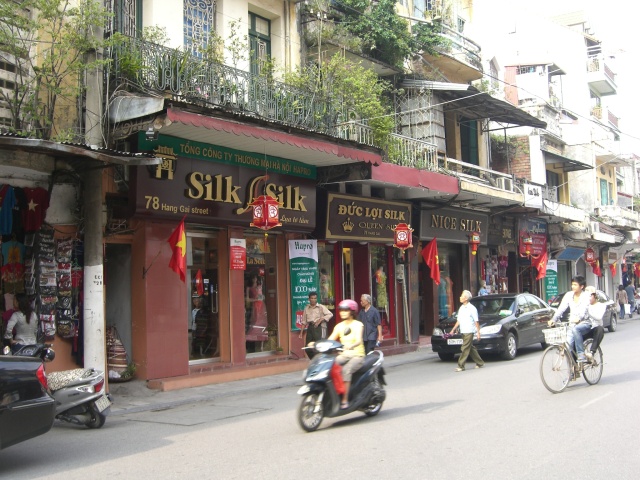 Shopping in Hanoi’s Old quarter - ảnh 3